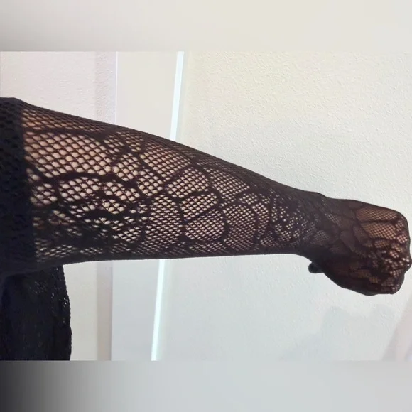 Adult Spirit Halloween Purple Witch Costume + EXTRA ACCESSORIES FOR COSTUME - Picture 11 of 16